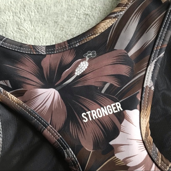 Stronger The Label Freedom Floral Hawaiian Crop - Picture 7 of 11